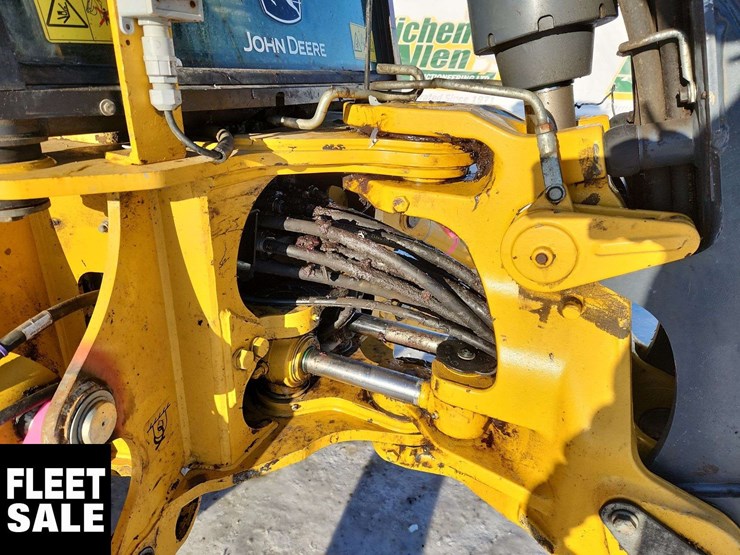 2019-deere-410l-image-25