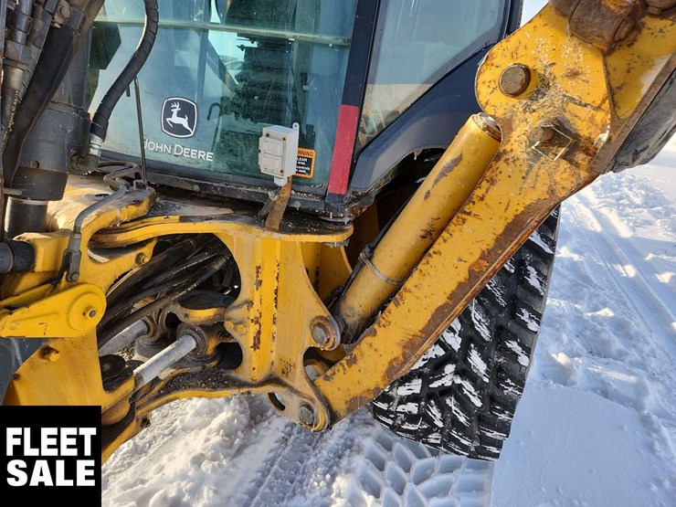 2015-deere-410l-image-30