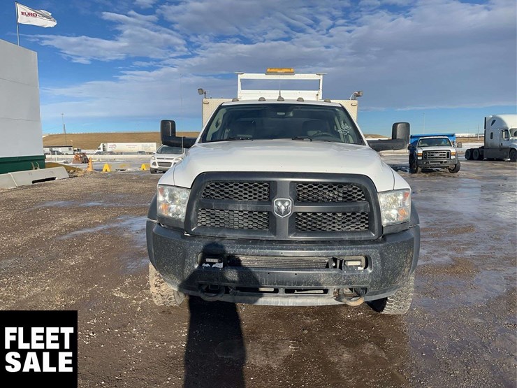2017-ram-5500-crew-cab-4x4-s/a-service-truck-image-9