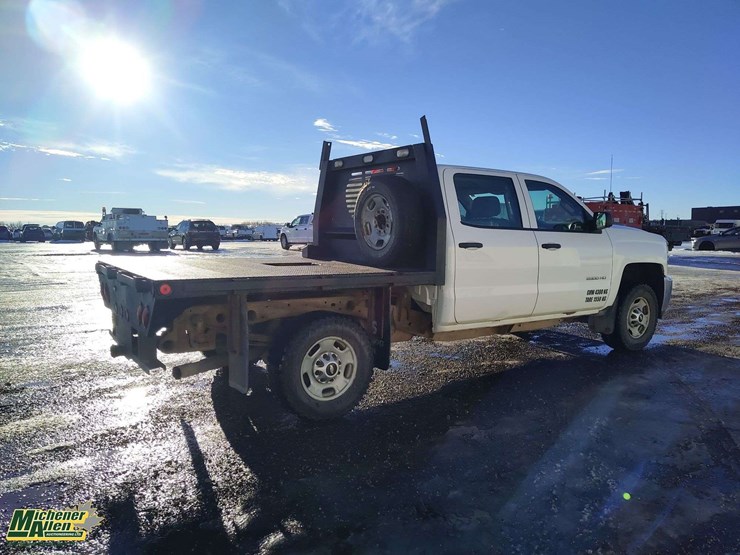 2015-chevrolet-silverado-2500hd-image-4