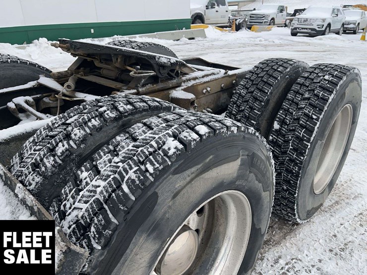 2016-peterbilt-367-image-9