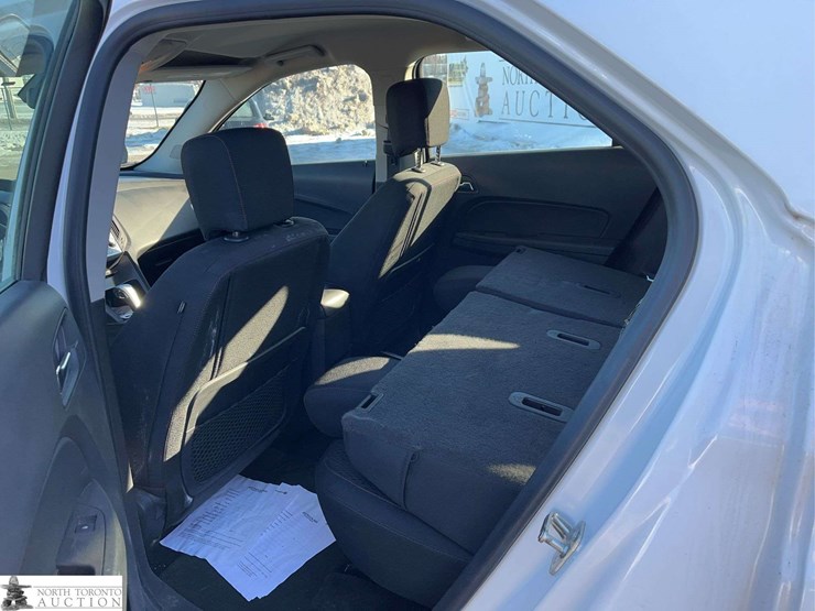 2015-chevrolet-equinox-ls-image-22