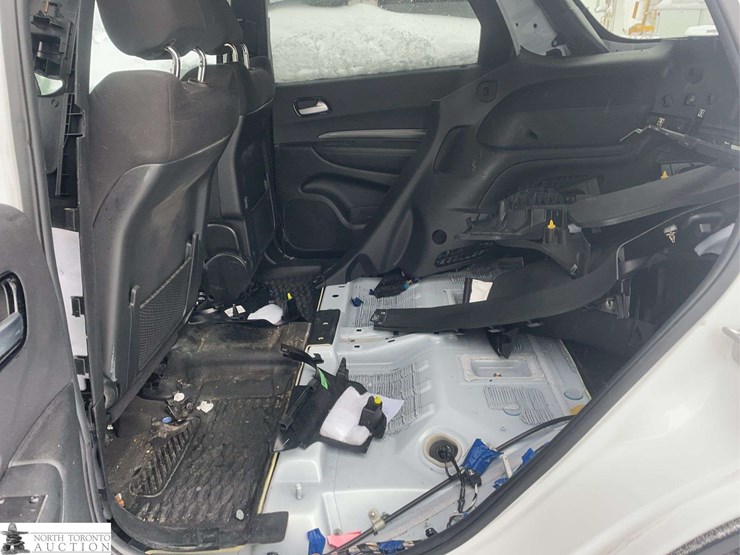 2023-dodge-durango-image-17