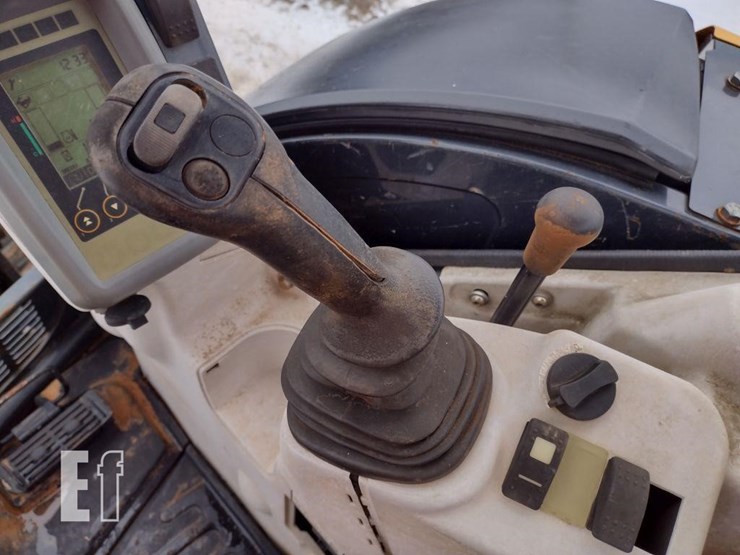 2016-deere-35g-image-8