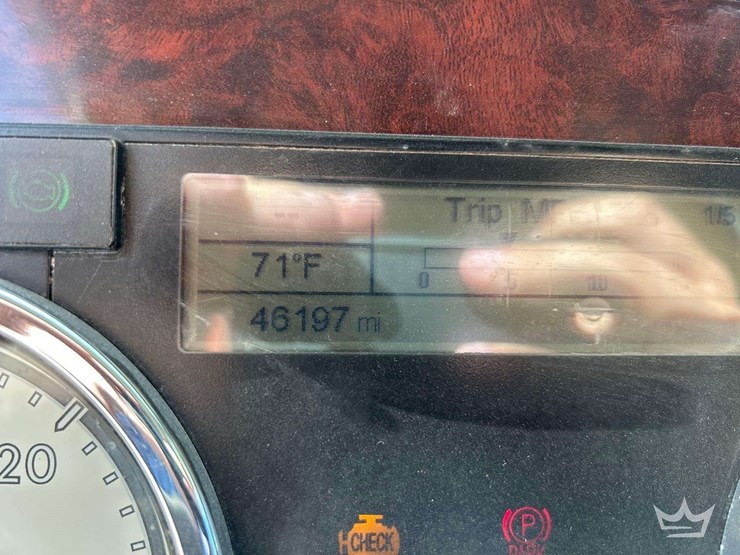 2015-freightliner-122sd-image-5