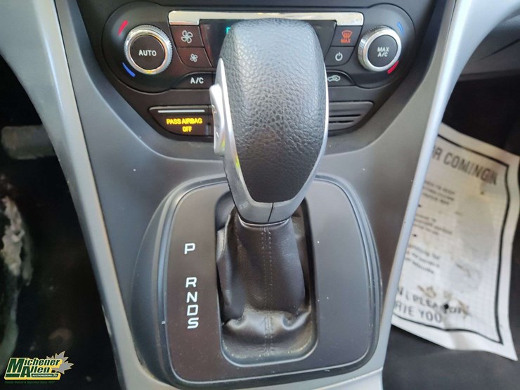 2015-ford-escape-image-18