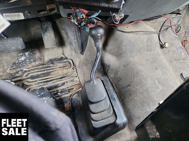 2011-ford-f550-image-26