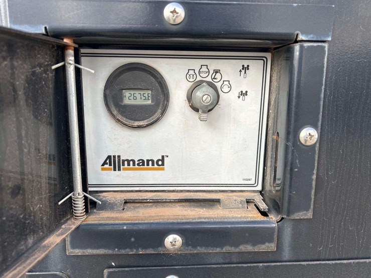 2019-allmand-bros-night-lite-v-series-image-10