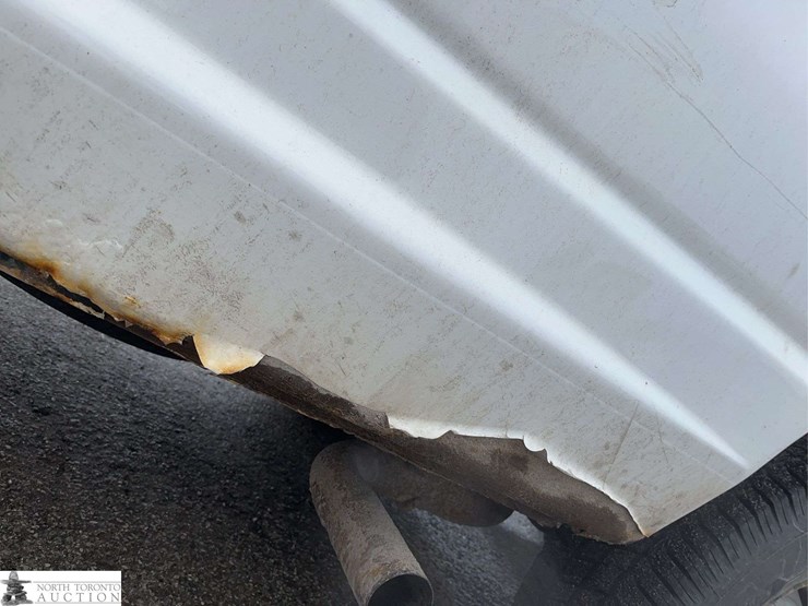 2014-ford-cargo-image-44