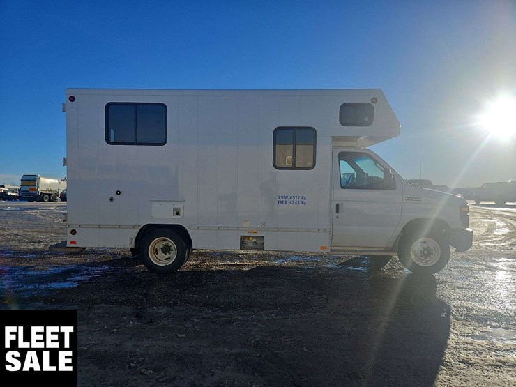 2012-ford-e-series-s/a-service-cube-van-image-8