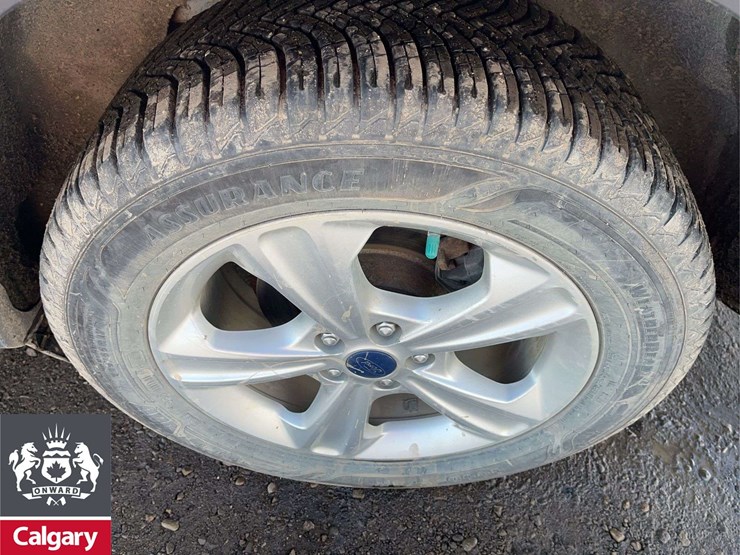 2016-ford-escape-se-image-10