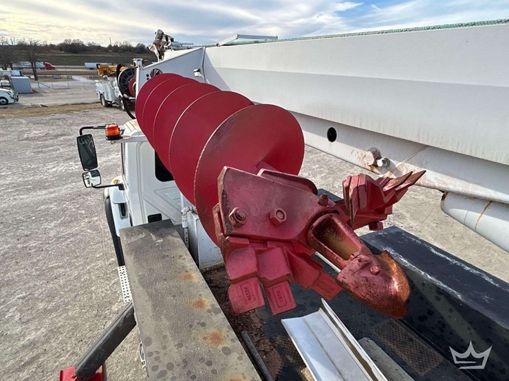 2007-international-derrick-digger-truck-image-41