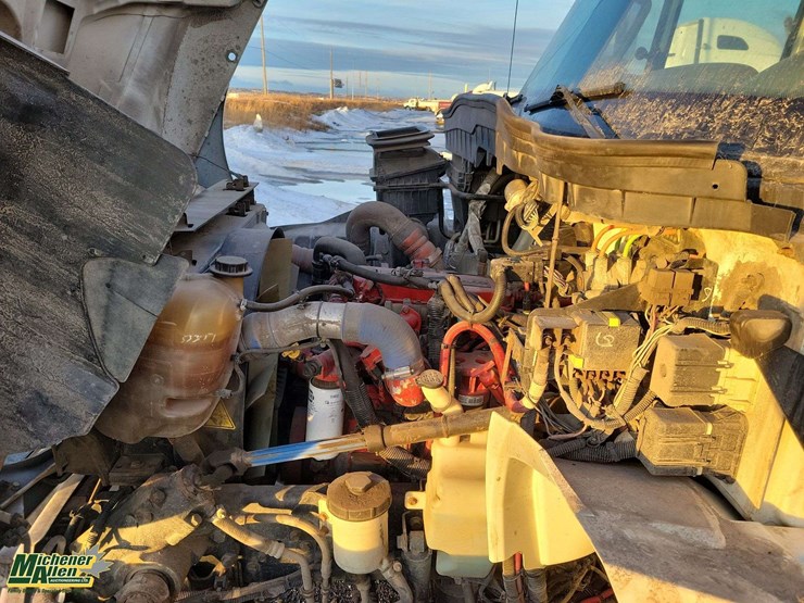 2015-international-durastar-4300-image-24