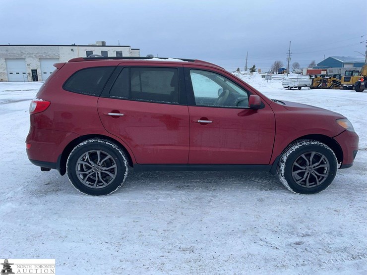 2012-hyundai-santa-fe-image-6