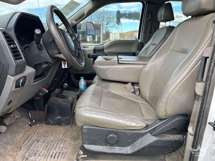 2017-ford-f550-image-12