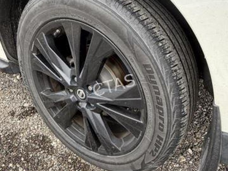 2017-nissan-pathfinder-image-8