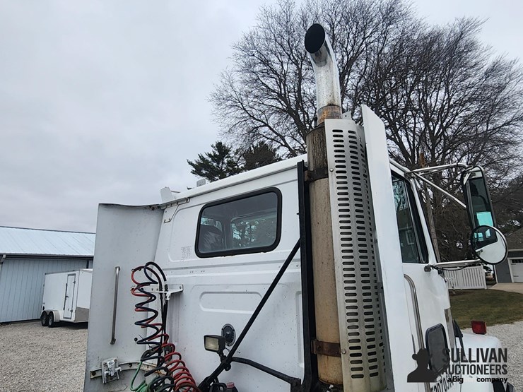 1995-white-wg64t-t/a-day-cab-truck-tractor-image-20