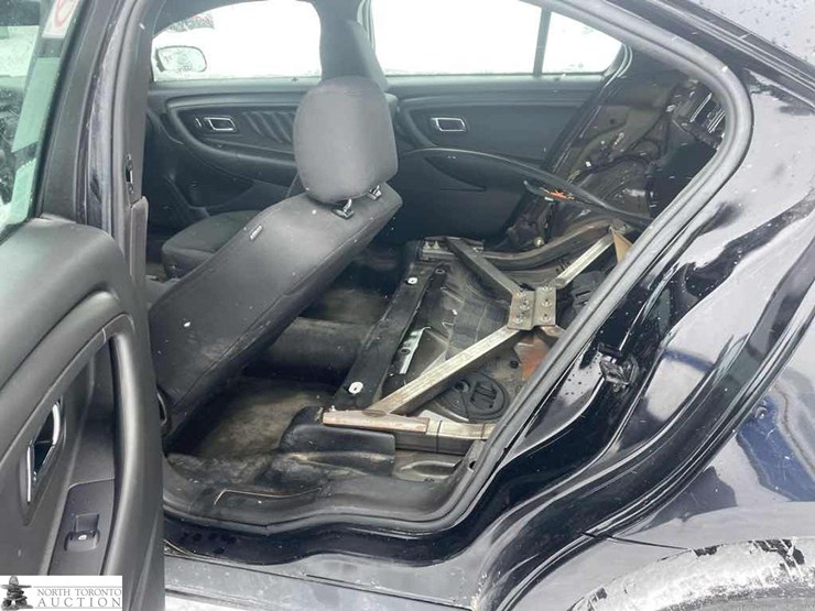 2017-ford-taurus-police-inte-image-20