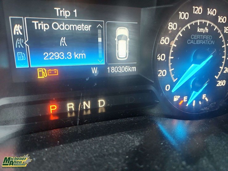 2019-ford-explorer-image-23