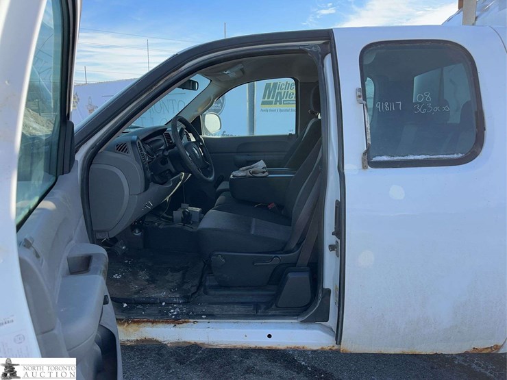 2008-chevrolet-silverado-2500hd-image-17