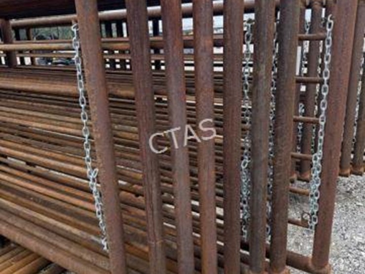 #147-•-freestanding-panels-24'-w/-one-12'-gate-image-4