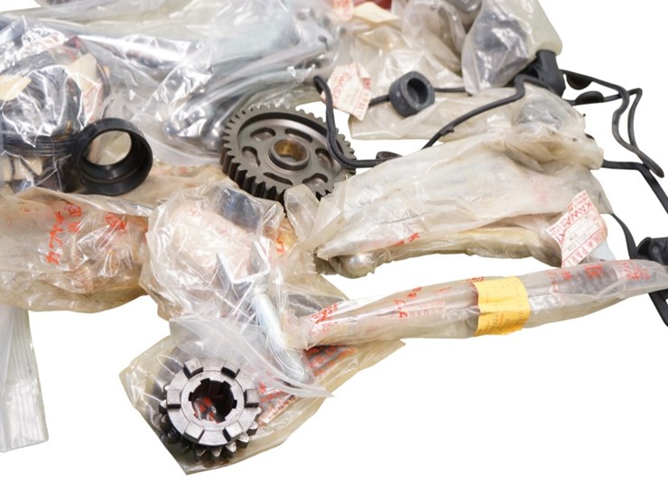 kawasaki-miscellaneous-parts-lot-image-2