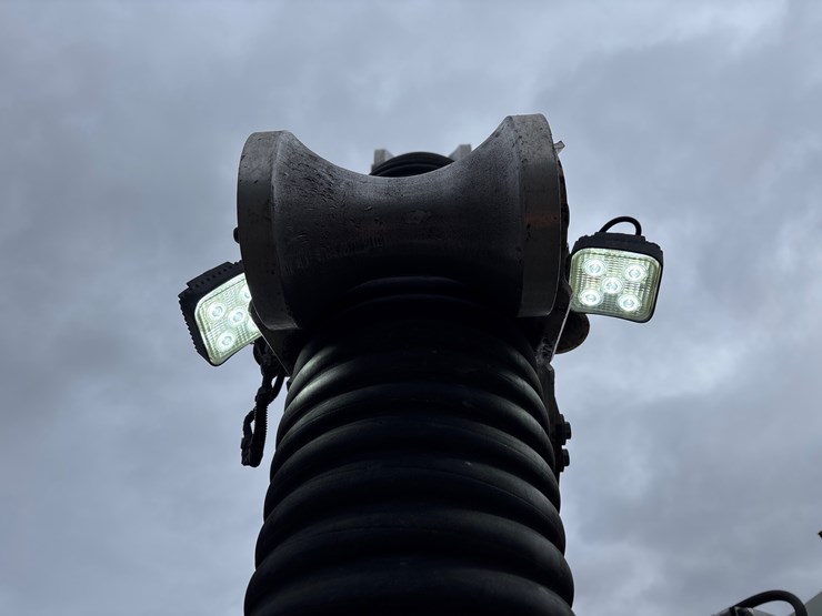 2009-international-7400-image-28