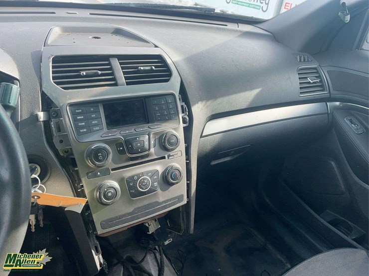 2014-ford-explorer-image-16