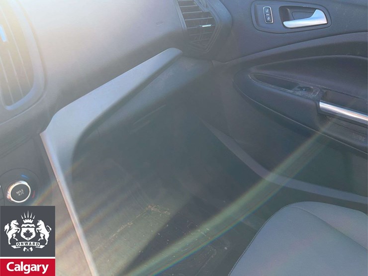 2016-ford-escape-se-image-17