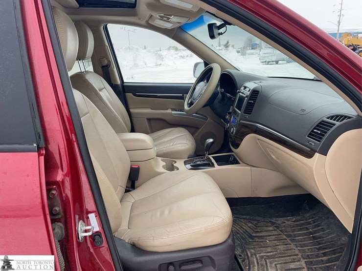 2012-hyundai-santa-fe-image-23