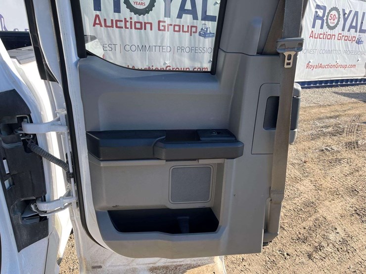 2017-ford-f150-image-12