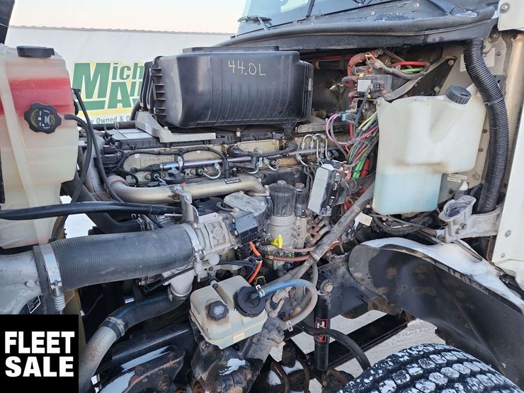 2011-freightliner-coronado-122-sd-image-27