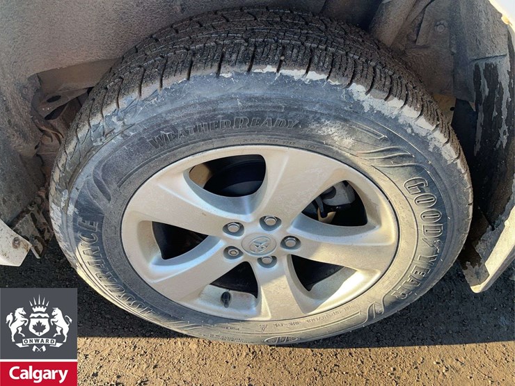 2013-toyota-sienna-image-10