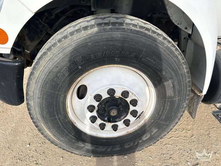 2011-ford-f750-image-39