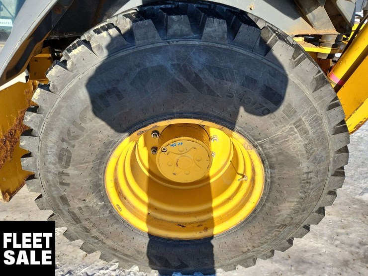 2019-deere-410l-image-13