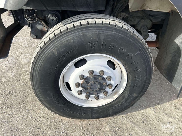 2007-international-derrick-digger-truck-image-42