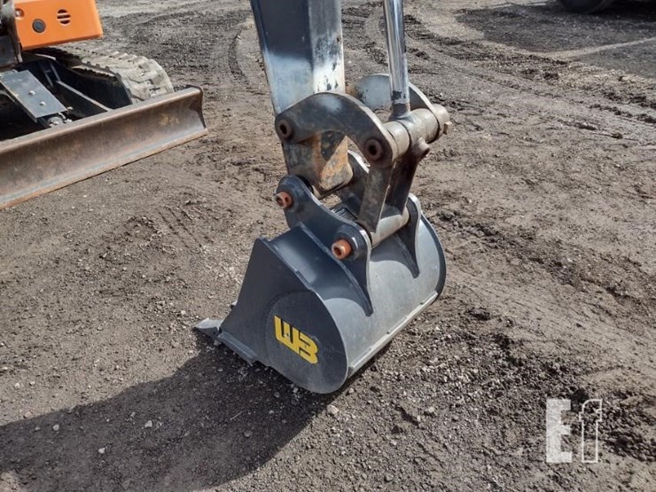 2022-deere-26g-image-17