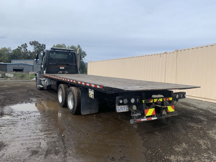 2016-freightliner-114sd-image-4