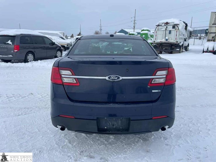 2017-ford-taurus-police-inte-image-4