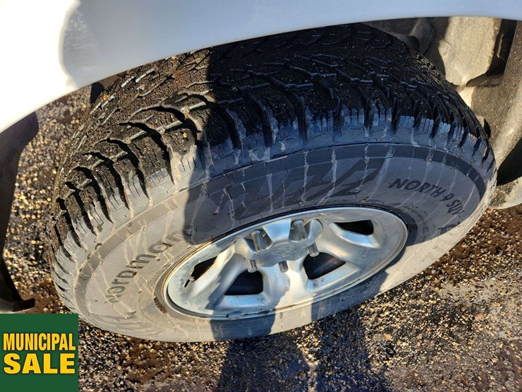 2011-dodge-1500-image-28