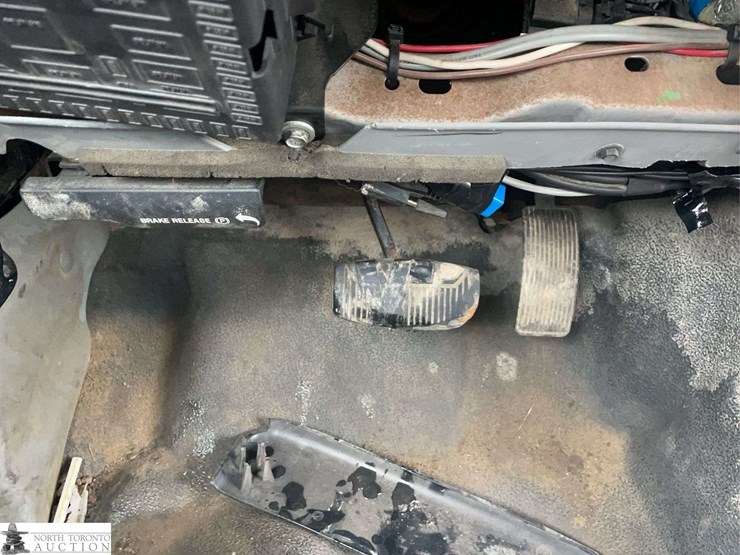 2006-ford-f550-image-17