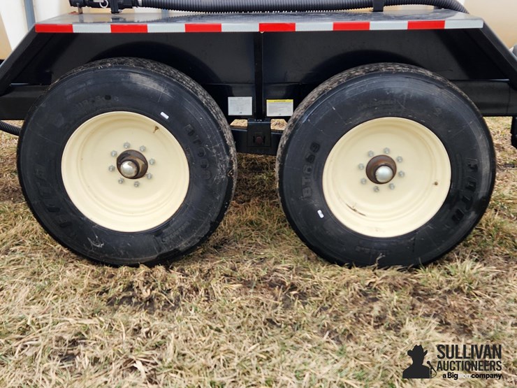 2017-behnke-1,600-gal-t/a-poly-nurse-tank-trailer-image-19