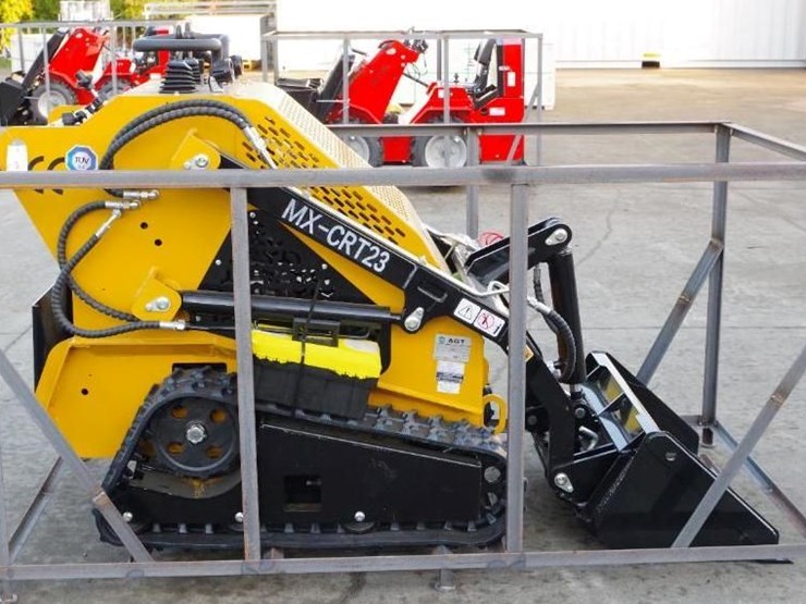 2025-agt-industrial-mx-crt23-stand-on-mini-skid-steer-loader,-23hp-rato-gasoline-engine,-32"-bucket-image-3