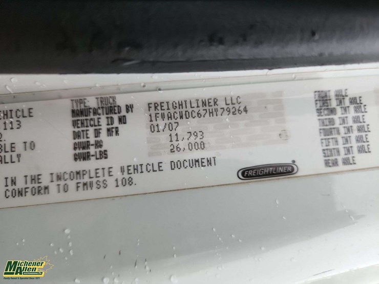 2007-freightliner-m2-106-image-4