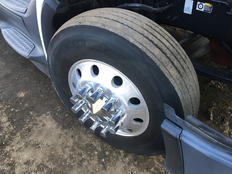 2016-peterbilt-579-image-14