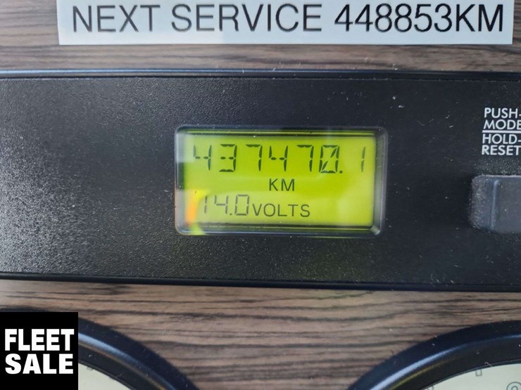 2011-freightliner-coronado-122-sd-image-23