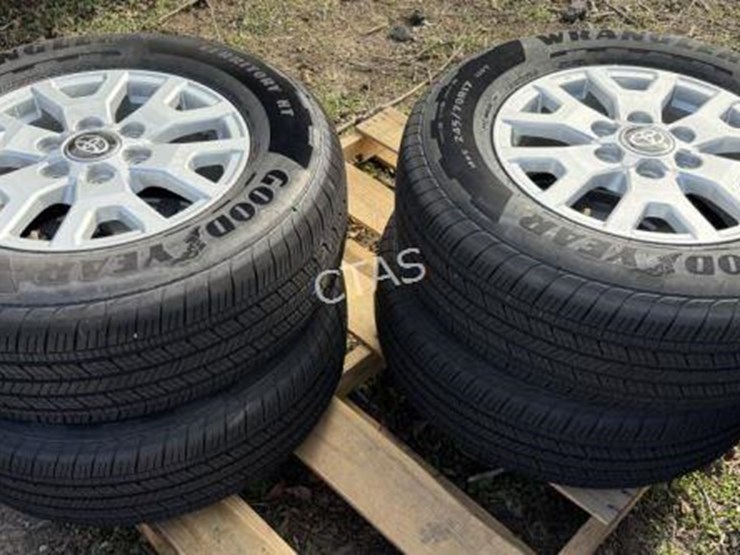 toyota-tacoma-image-1