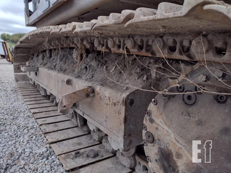 2015-volvo-ec220e-lr-image-38