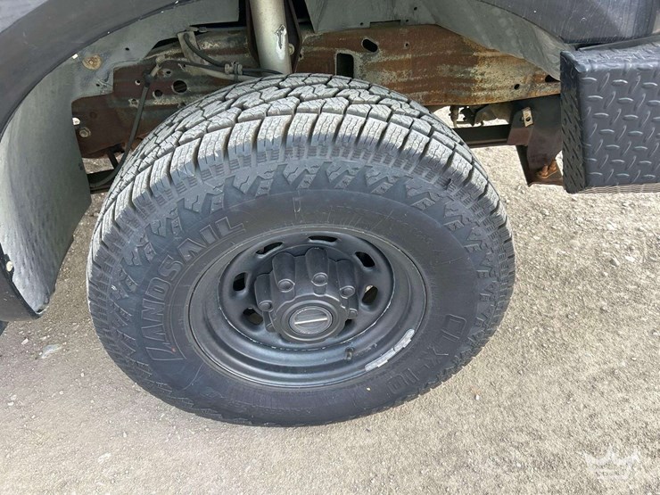 2005-ford-excursion-image-28