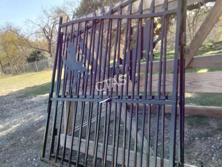 #15-•-bi-parting-iron-gate-w/-lion-motif---4.2m-image-3